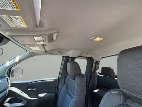 Used 2024 Nissan Frontier SV w/ SV Convenience Package RWD image 19