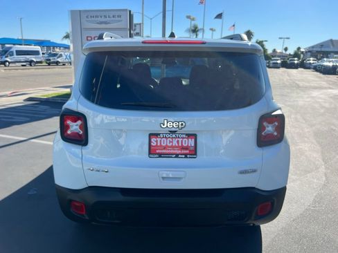 Used 2021 Jeep Renegade Latitude AWD/4WD image 16