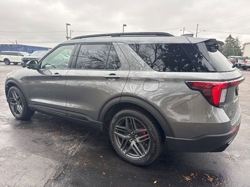 New 2026 Ford Explorer ST image 3