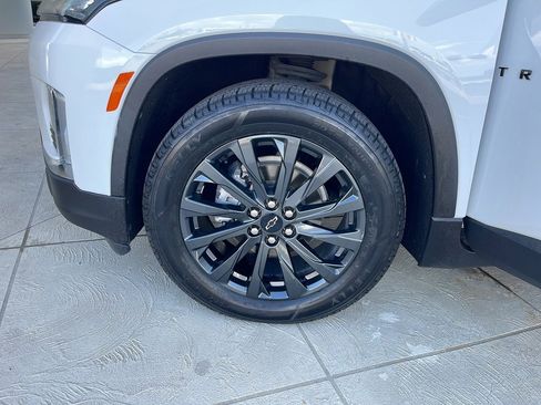 Used 2022 Chevrolet Traverse RS image 37