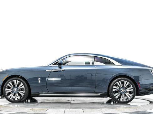 Used 2025 Rolls-Royce Spectre w/ Spectre Launch Package AWD/4WD image 6