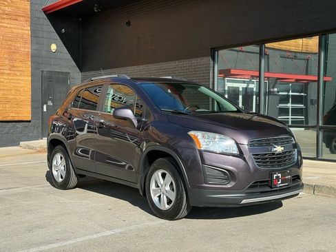 Used 2016 Chevrolet Trax LT w/ LT Convenience Package image 11