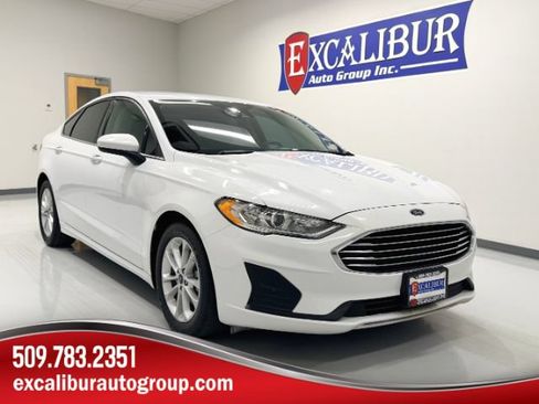 Used 2019 Ford Fusion SE FWD image 1