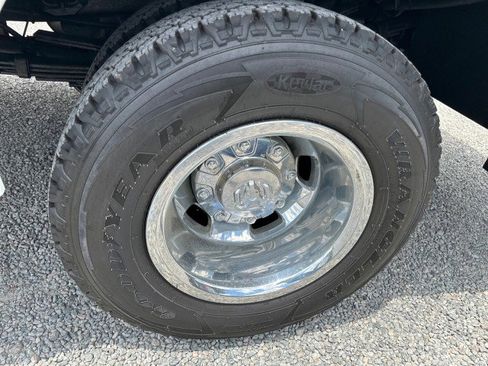 Used 2021 RAM 3500 Tradesman w/ Chrome Appearance Group RWD image 18