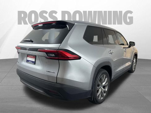 Used 2024 Toyota Grand Highlander FWD image 4
