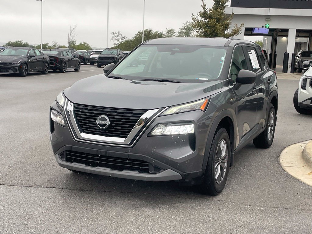 Used 2023 Nissan Rogue S AWD/4WD image 3