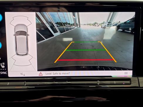 New 2026 Volkswagen Atlas SE FWD image 16