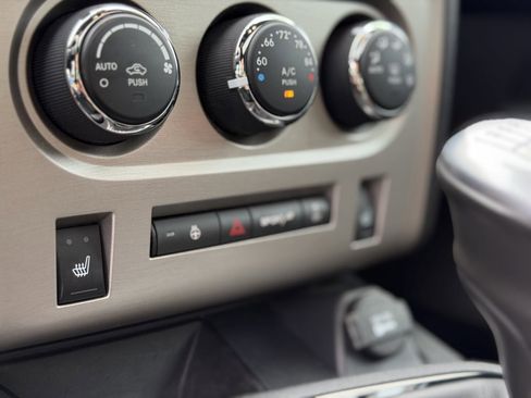 Used 2013 Dodge Challenger SRT8 w/ Harman Kardon Audio Group image 27