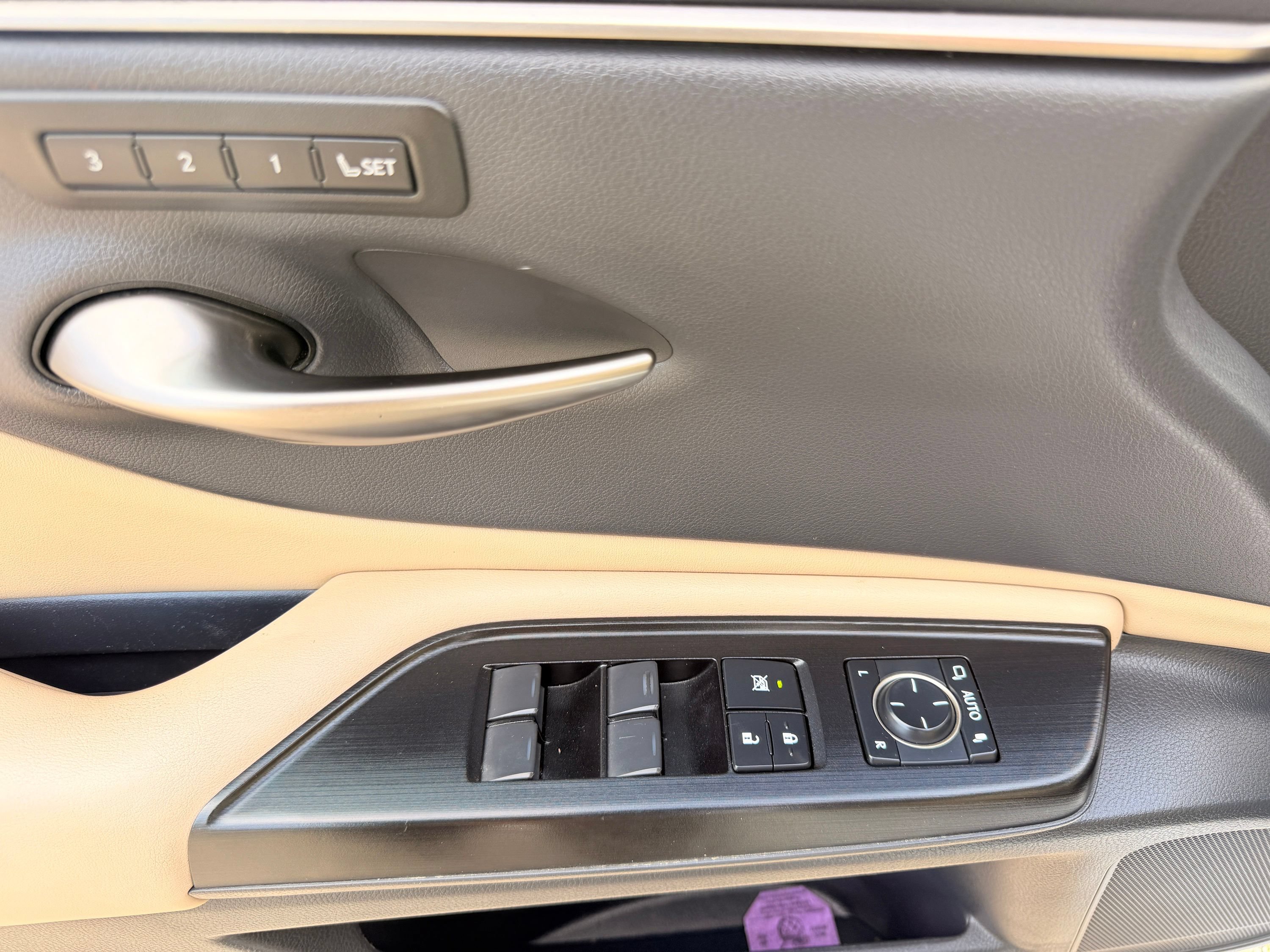 Used 2020 Lexus ES 350 w/ Premium Package FWD image 12