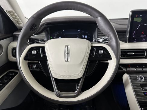 Used 2024 Lincoln Aviator Black Label w/ Dynamic Handling Package image 15
