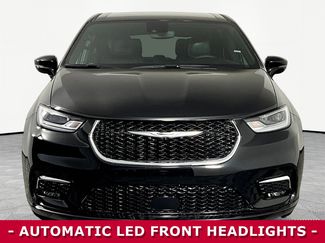 Used 2025 Chrysler Pacifica Select FWD video 2