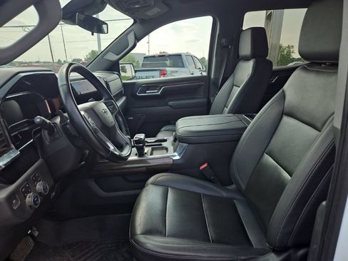 Used 2023 Chevrolet Silverado 1500 LT Trail Boss w/ LT Trail Boss Premium Package AWD/4WD image 17