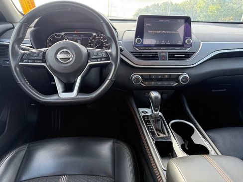 Used 2024 Nissan Altima 2.5 SR FWD image 9