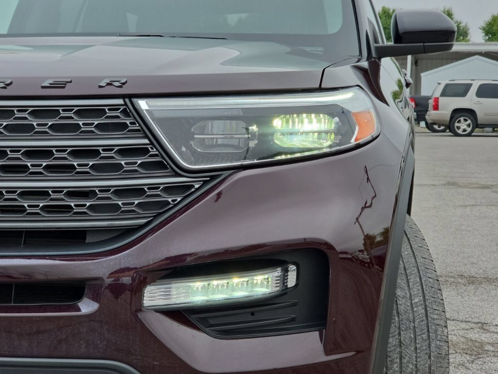 Used 2023 Ford Explorer XLT w/ Equipment Group 202A AWD/4WD image 9