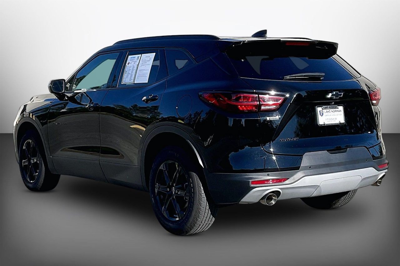 Used 2025 Chevrolet Blazer LT w/ Midnight/Sport Edition FWD image 6