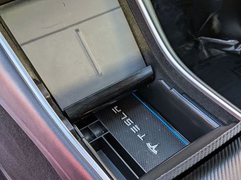 Used 2020 Tesla Model Y Performance image 24