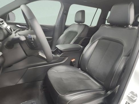 Used 2025 Jeep Grand Cherokee L Altitude image 24