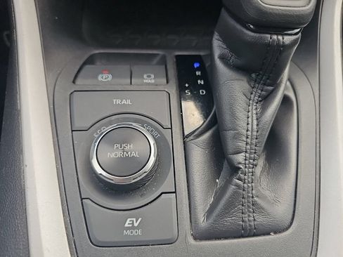 Used 2024 Toyota RAV4 XLE AWD/4WD image 14
