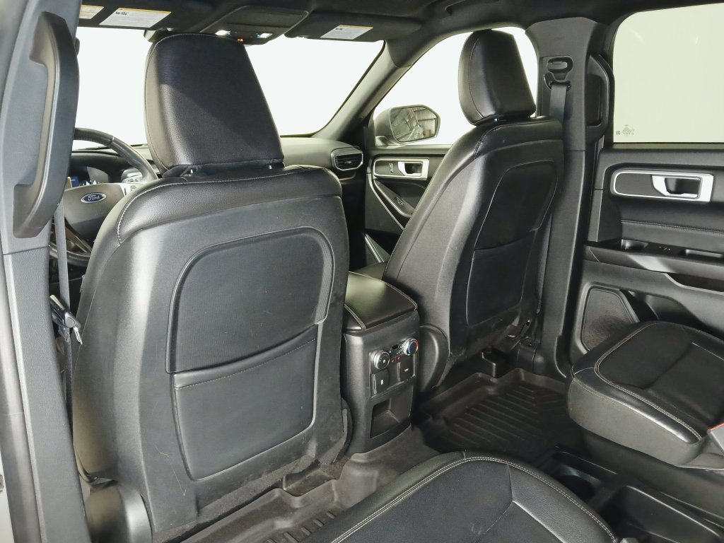 Used 2020 Ford Explorer XLT w/ Equipment Group 202A AWD/4WD image 15