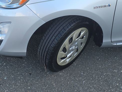 Used 2016 Toyota Prius C Four image 29