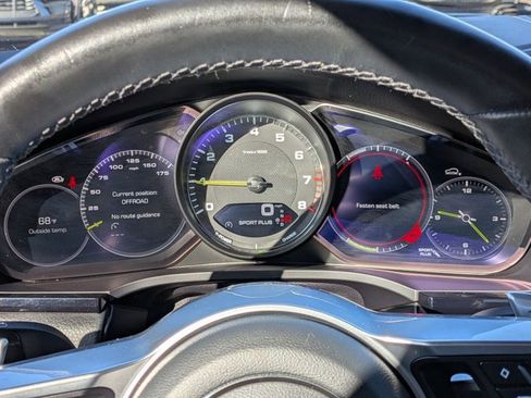 Used 2021 Porsche Cayenne E-Hybrid image 11