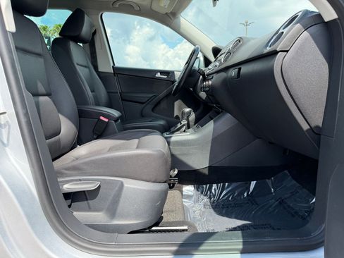 Used 2014 Volkswagen Tiguan SE image 33
