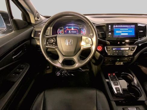 Used 2019 Honda Pilot Touring image 6