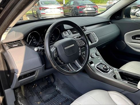 Used 2019 Land Rover Range Rover Evoque SE AWD/4WD image 13