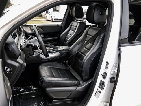 Used 2021 Mercedes-Benz GLS 580 4MATIC image 39