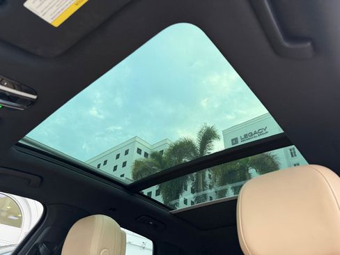 Used 2020 Porsche Cayenne image 40