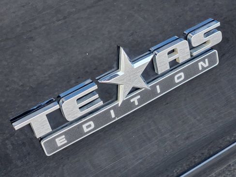 Used 2018 Chevrolet Silverado 1500 LT w/ Texas Edition RWD image 13
