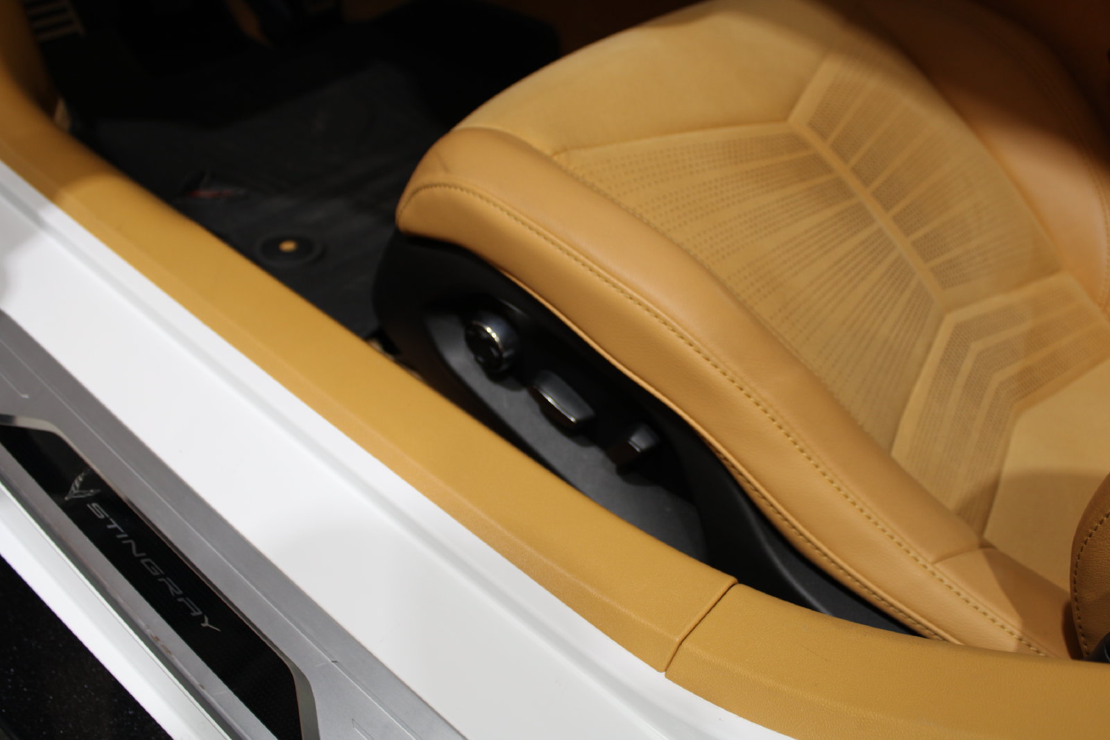 Used 2023 Chevrolet Corvette Stingray Premium Cpe w/ Z51 Performance Package RWD image 26