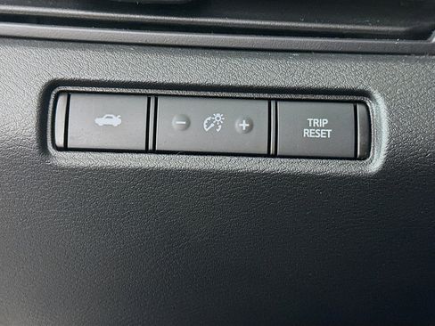 Used 2025 Nissan Altima 2.5 SV image 16