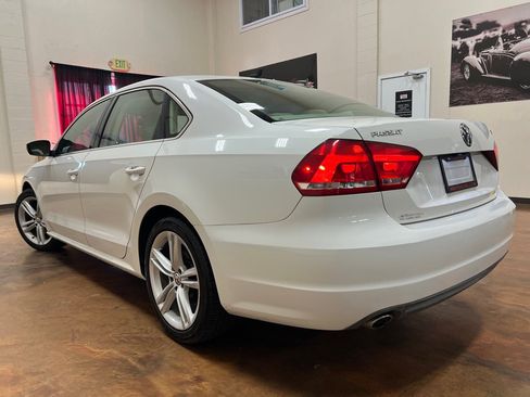 Used 2015 Volkswagen Passat TDI SE image 2