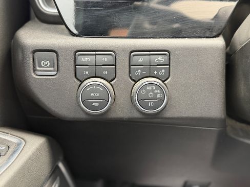 Used 2024 Chevrolet Silverado 1500 LTZ w/ LTZ Premium Package image 6