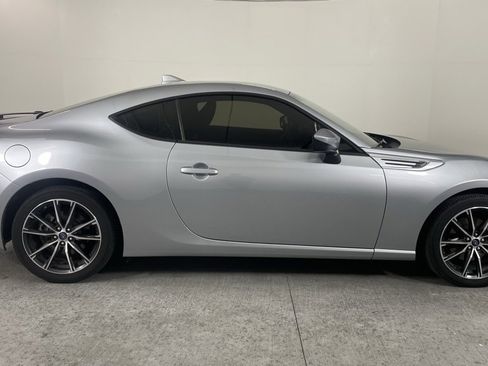 Used 2017 Subaru BRZ Limited w/ Popular Package #2 image 2