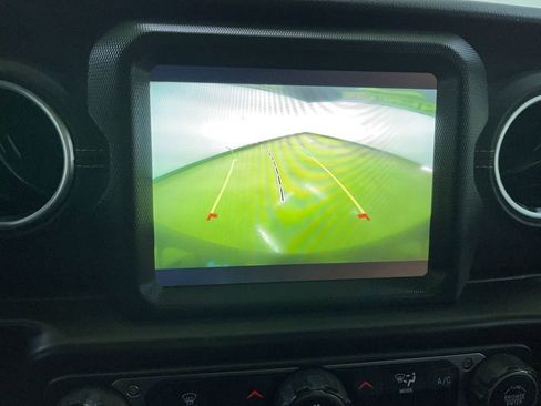 Used 2023 Jeep Wrangler Sahara image 22