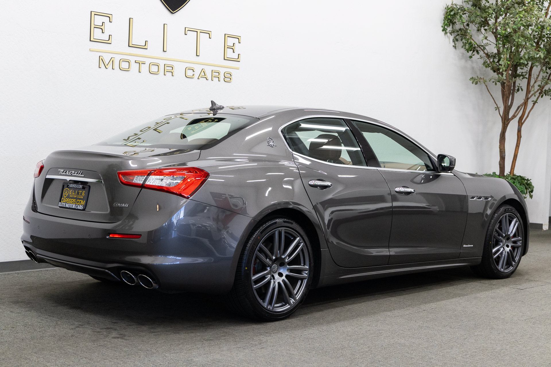 Used 2018 Maserati Ghibli GranLusso RWD image 11