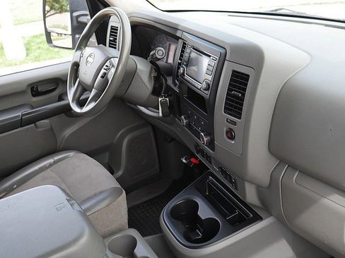 Used 2018 Nissan NV 2500 SV image 31