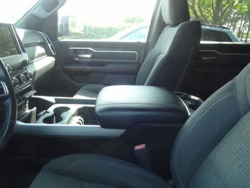 Used 2019 RAM 1500 Big Horn AWD/4WD image 9