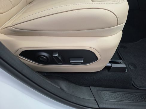 New 2026 Jeep Grand Cherokee L Limited w/ Luxury Tech Group II RWD image 40