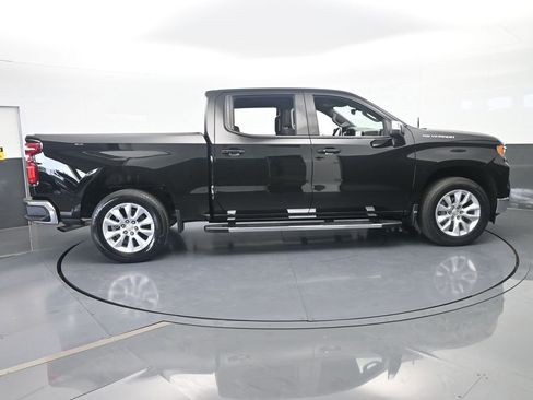 Used 2024 Chevrolet Silverado 1500 LT RWD image 7