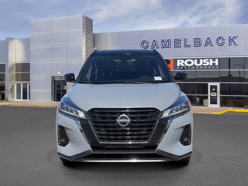 Used 2022 Nissan Kicks SR FWD image 8