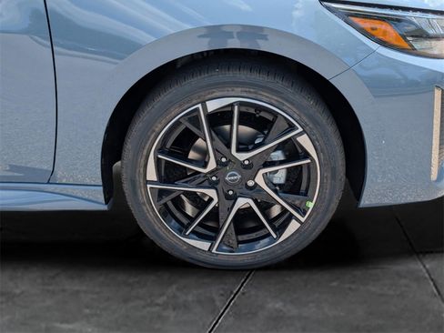 New 2025 Nissan Sentra SR image 31