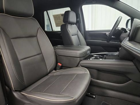Used 2025 Chevrolet Tahoe Premier RWD image 65
