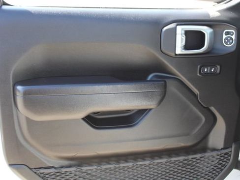 Used 2023 Jeep Wrangler Unlimited Rubicon 4xe AWD/4WD image 14