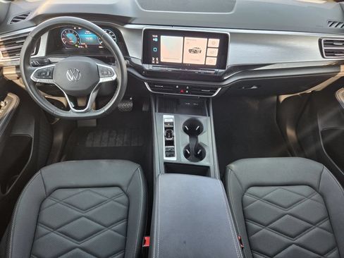 Used 2025 Volkswagen Atlas Cross Sport SE FWD image 23