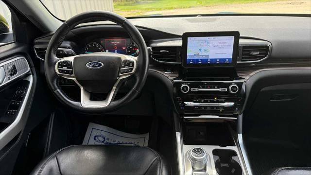Used 2022 Ford Explorer Limited w/ Equipment Group 301A AWD/4WD image 11