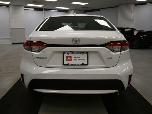 Used 2022 Toyota Corolla LE image 6