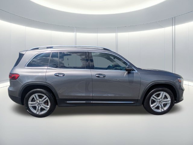 Used 2023 Mercedes-Benz GLB 250 4MATIC w/ Premium Package image 7